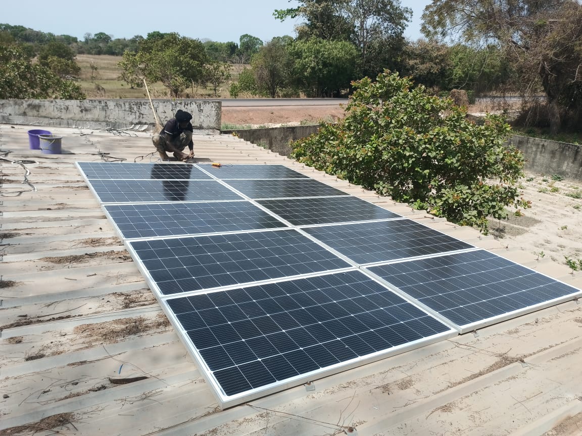 Énergie solaire pour l’éducation au CEM Mpack